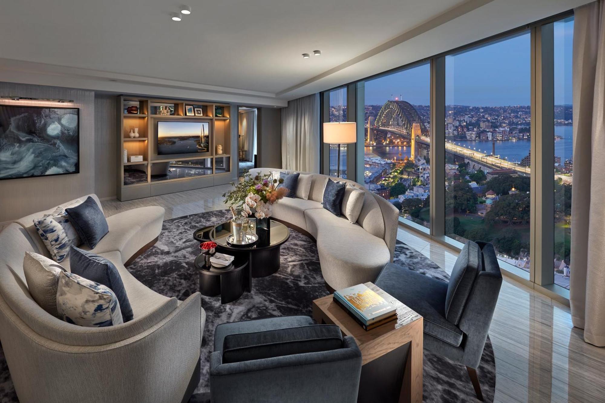 Premier Harbor Bridge Suite